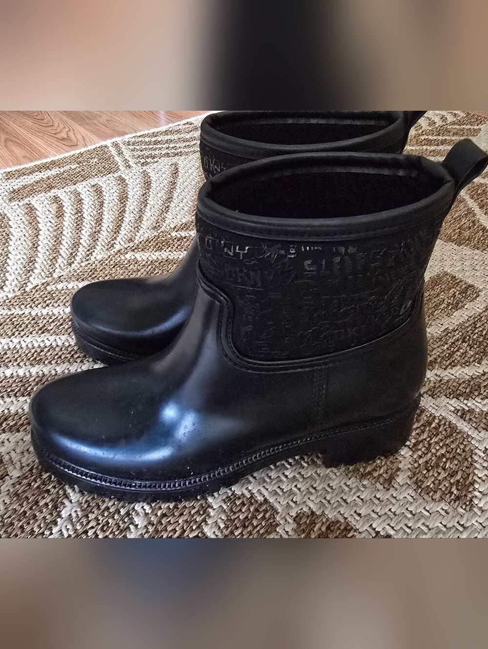 Women's Black Ankle Rain Boots Size 9